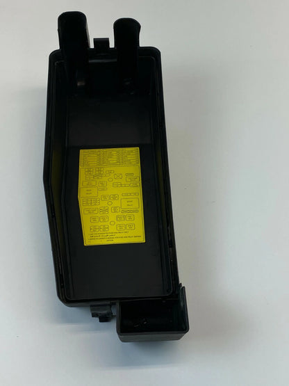 2007 2008 HYUNDAI ENTOURAGE ENGINE FUSE RELAY BOX UPPER COVER JUNCTION BLOCK OEM