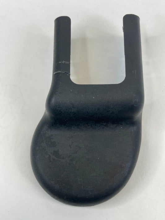 11-16 HYUNDAI ELANTRA FRONT LEFT SIDE OUTER TRACK END COVER CAP TRIM 88565-3X000