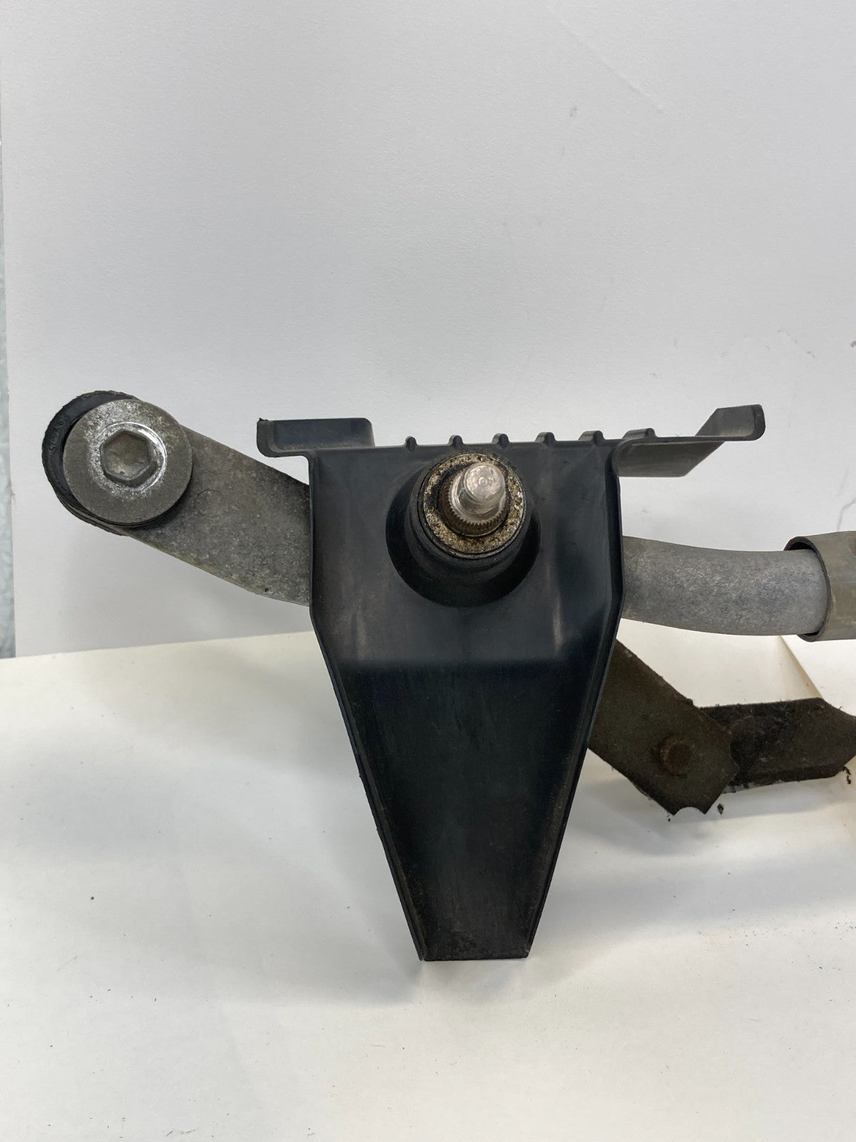 2007-2017 Jeep Patriot Front Windshield Wiper Motor w/ Linkage 04879432AG OEM