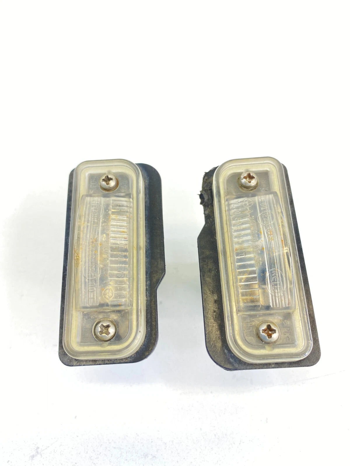 2003-2006 MERCEDES-BENZ E500 REAR LICENSE PLATE LIGHT LAMP SET PAIR A2118200756