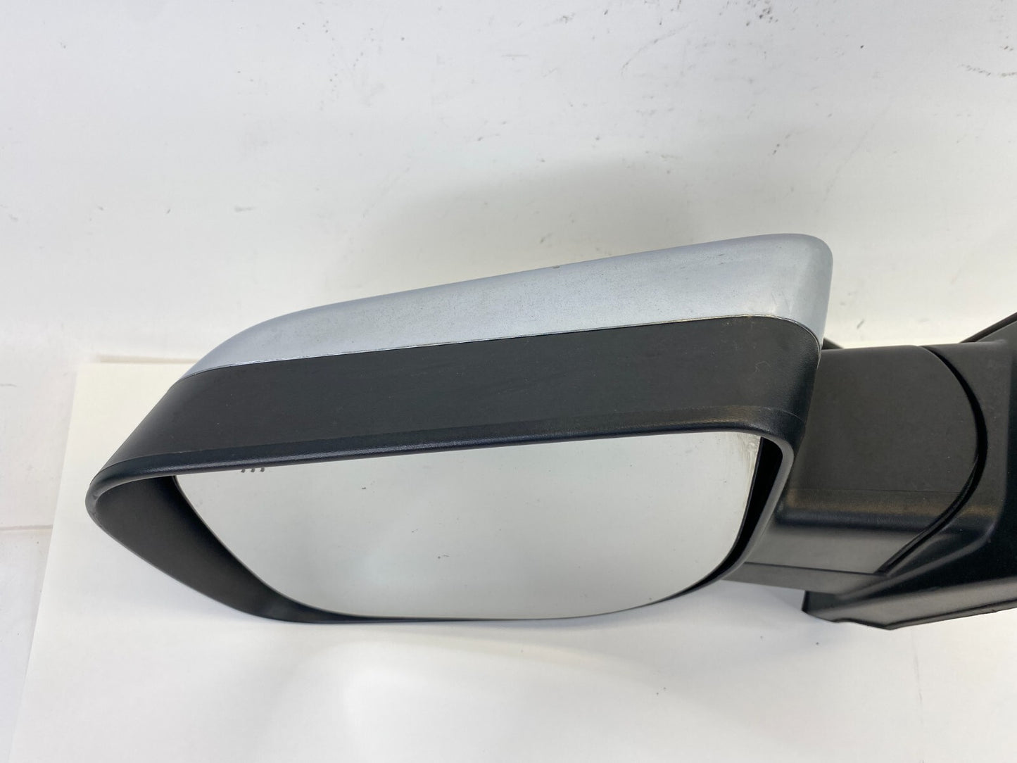 2005 2006 Nissan Armada Left Driver Side View Power Door Mirror W/ Heated OEM