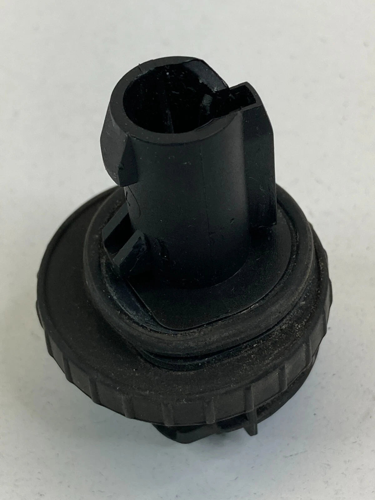 2003-2009 MERCEDES-BENZ E320 3.2L V6 SOHC 18V FILLER NECK RECESS GUIDE OEM