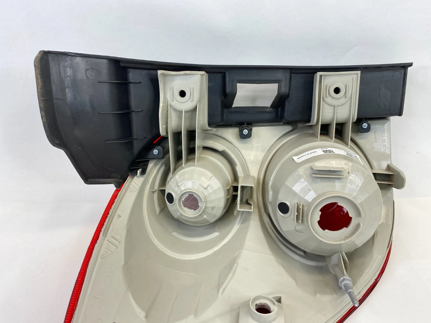 10-15 CHEVROLET EQUINOX RIGHT PASSENGER SIDE TAILLIGHT AFTERMARKET ASSEMBLY OEM