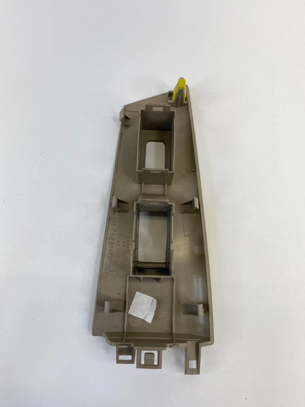 03-08 TOYOTA COROLLA FRONT RIGHT PASSENGER DOOR WINDOW SWITCH BEZEL 7423102320A