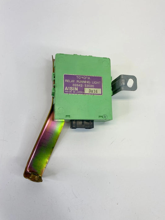 1998-2005 LEXUS GS300 RUNNING LIGHT RELAY CONTROL MODULE 82642-33020 OEM