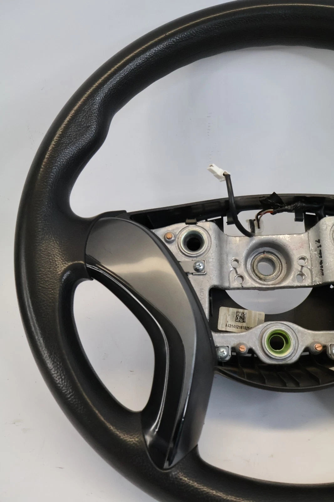 2014-2016 HYUNDAI ELANTRA DRIVER STEERING WHEEL W/ CRUISE CONTROL SWITCHES OEM