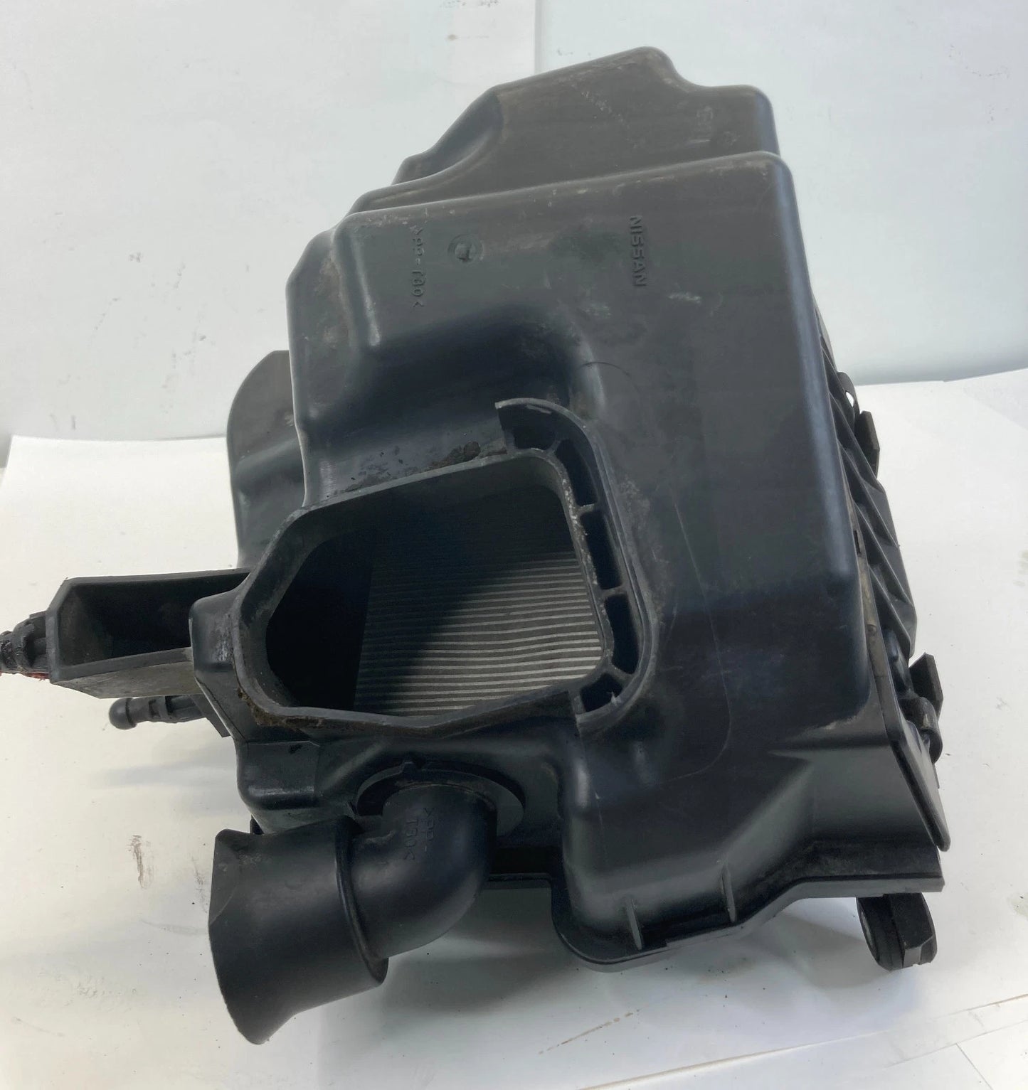 2007 2008 INFINITI G35 SEDAN DRIVER LEFT AIR INTAKE CLEANER BOX FILTER HOUSING