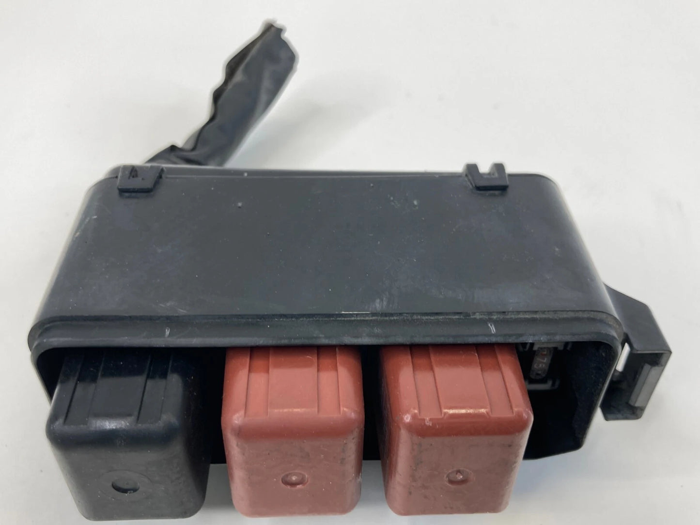 2001-2003 TOYOTA HIGHLANDER 3.0L AT UNDER HOOD SMALL FUSE BOX RELAY JUNCTION OEM