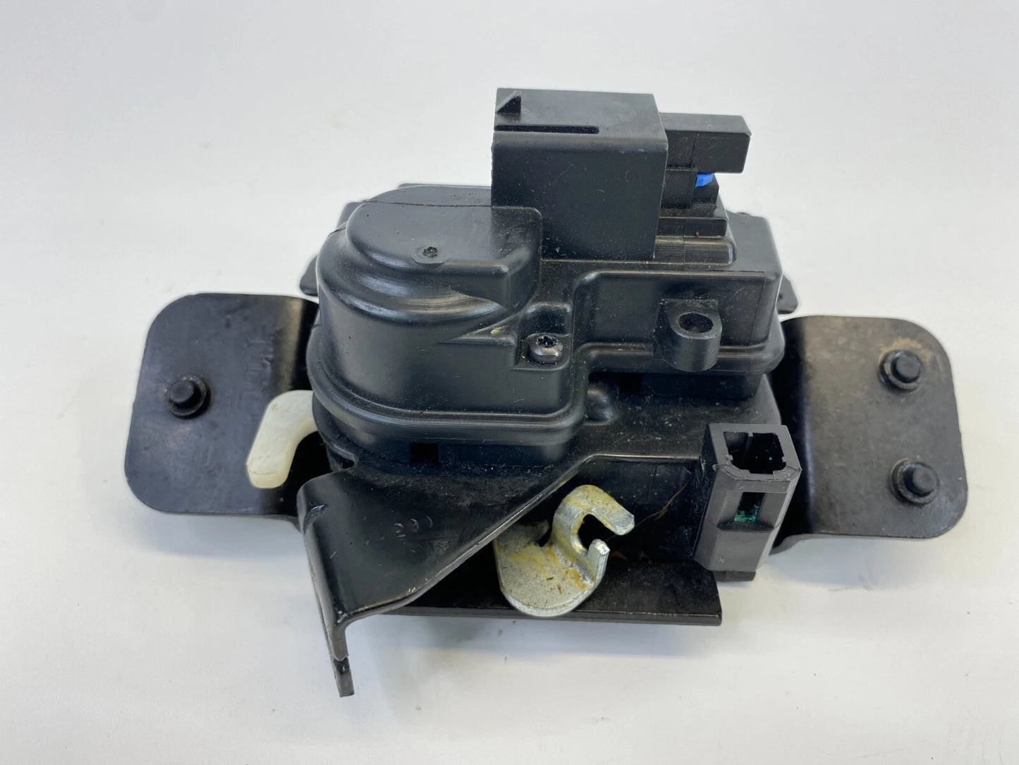 2007-2012 DODGE CALIBER REAR TRUNK LIFTGATE LATCH LID LOCK ACTUATOR OEM