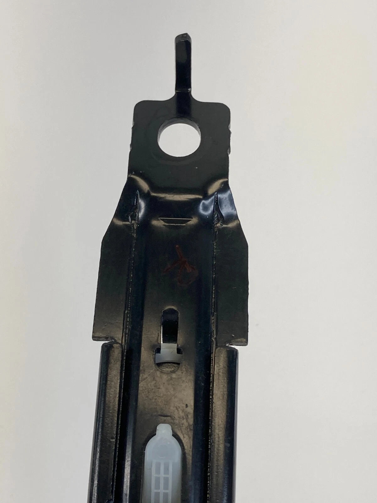 12-17 HYUNDAI ACCENT FRONT RIGHT PASSENGER SIDE SEAT BELT HEIGHT ADJUSTER OEM