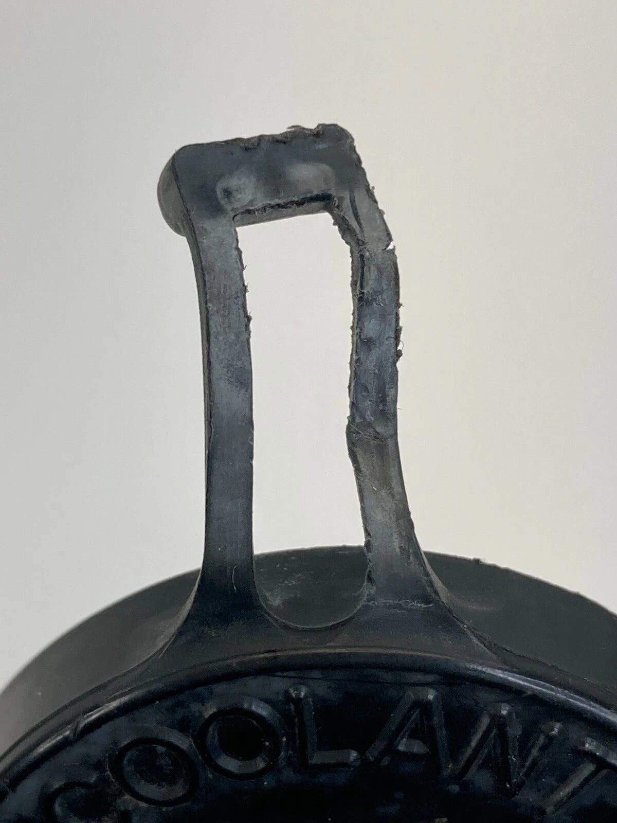 2004-2006 LEXUS RX330 ENGINE RADIATOR COOLANT RESERVOIR FLUID CAP OEM