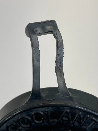 2004-2006 LEXUS RX330 ENGINE RADIATOR COOLANT RESERVOIR FLUID CAP OEM
