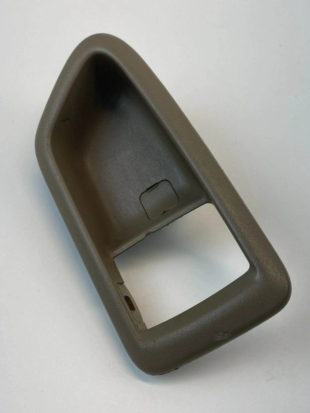 1997-2001 TOYOTA CAMRY REAR RIGHT PASSENGER SIDE INNER DOOR HANDLE BEZEL TRIM
