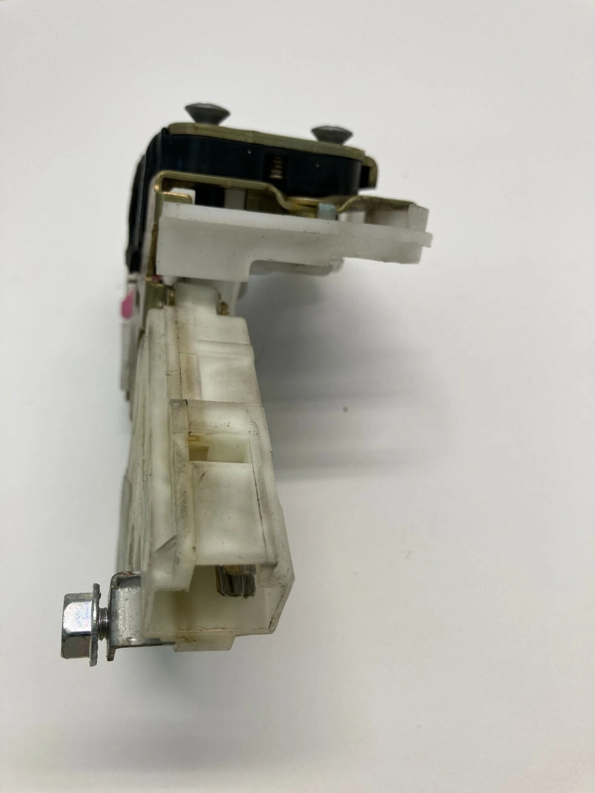 2002-2007 SUBARU IMPREZA SEDAN FRONT RIGHT DOOR LOCK LATCH RELEASE 61100FE000