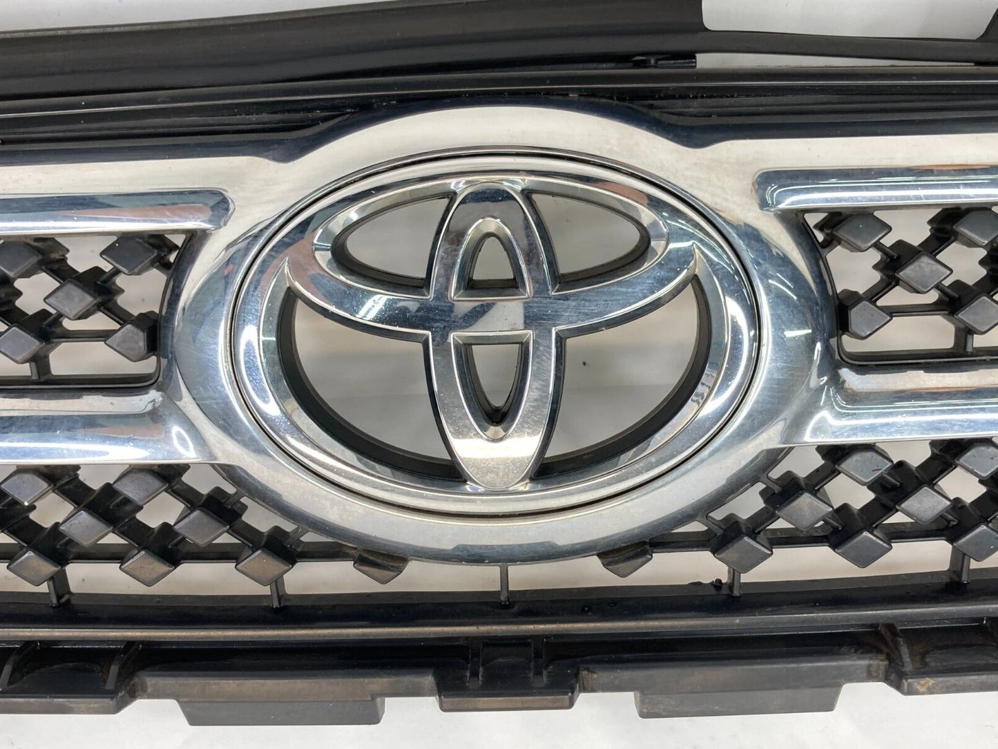 06 07 08 TOYOTA RAV4 LIMITED 2.4L L4 FRONT GRILL GRILLE ASSEMBLY 53101-42190 OEM