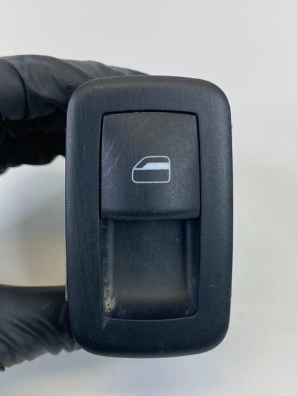 2009-2014 VW ROUTAN REAR RIGHT SLIDING DOOR POWER WINDOW SWITCH 68020400AC OEM