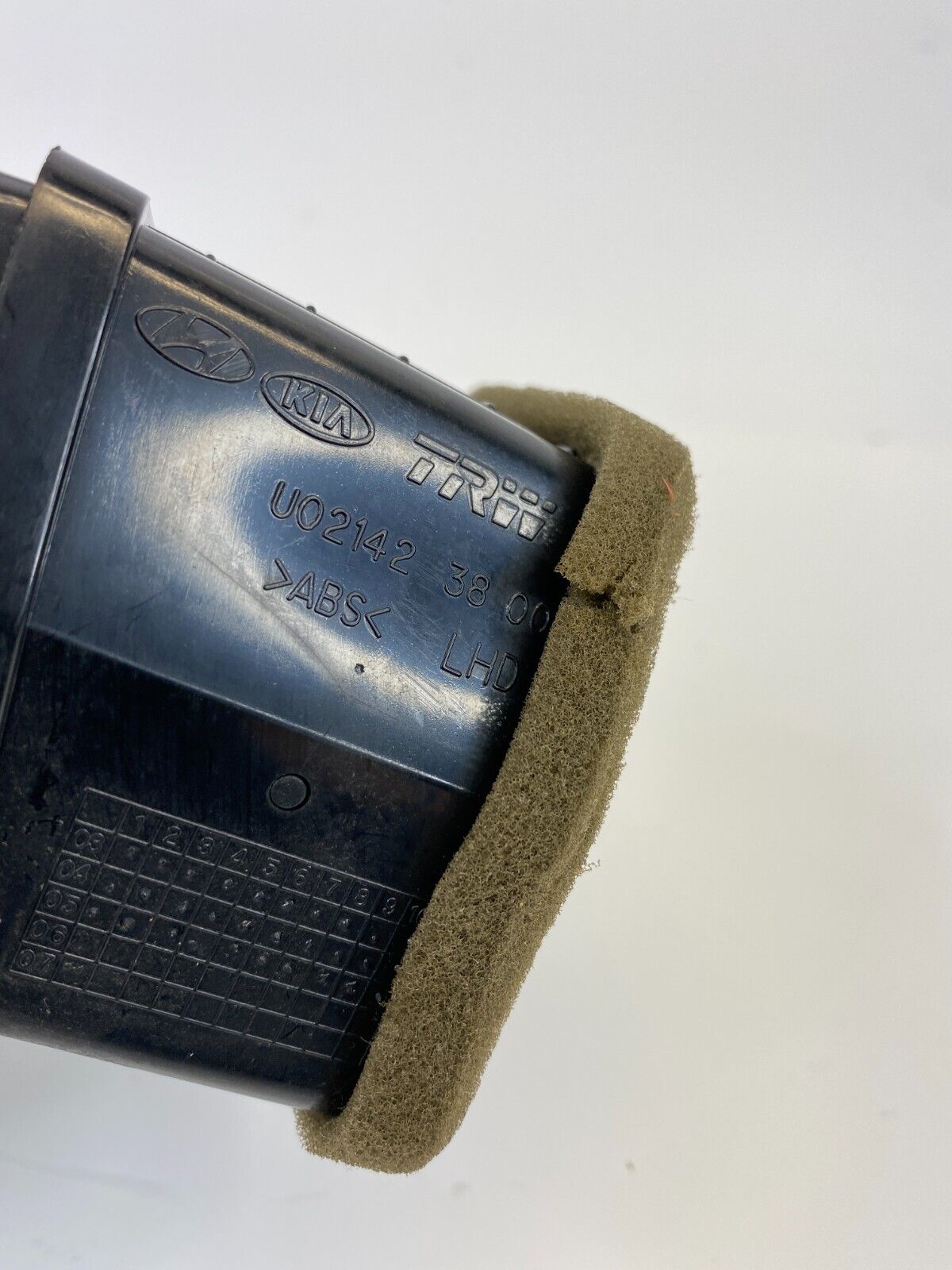 2000-2006 Hyundai Elantra Front Left Driver Side Dash Outer Air Vent Grille OEM