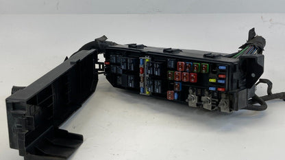 2008-2012 Ford Escape 3.0L A/T Engine Compartment Fuse Box Relay Junction Block