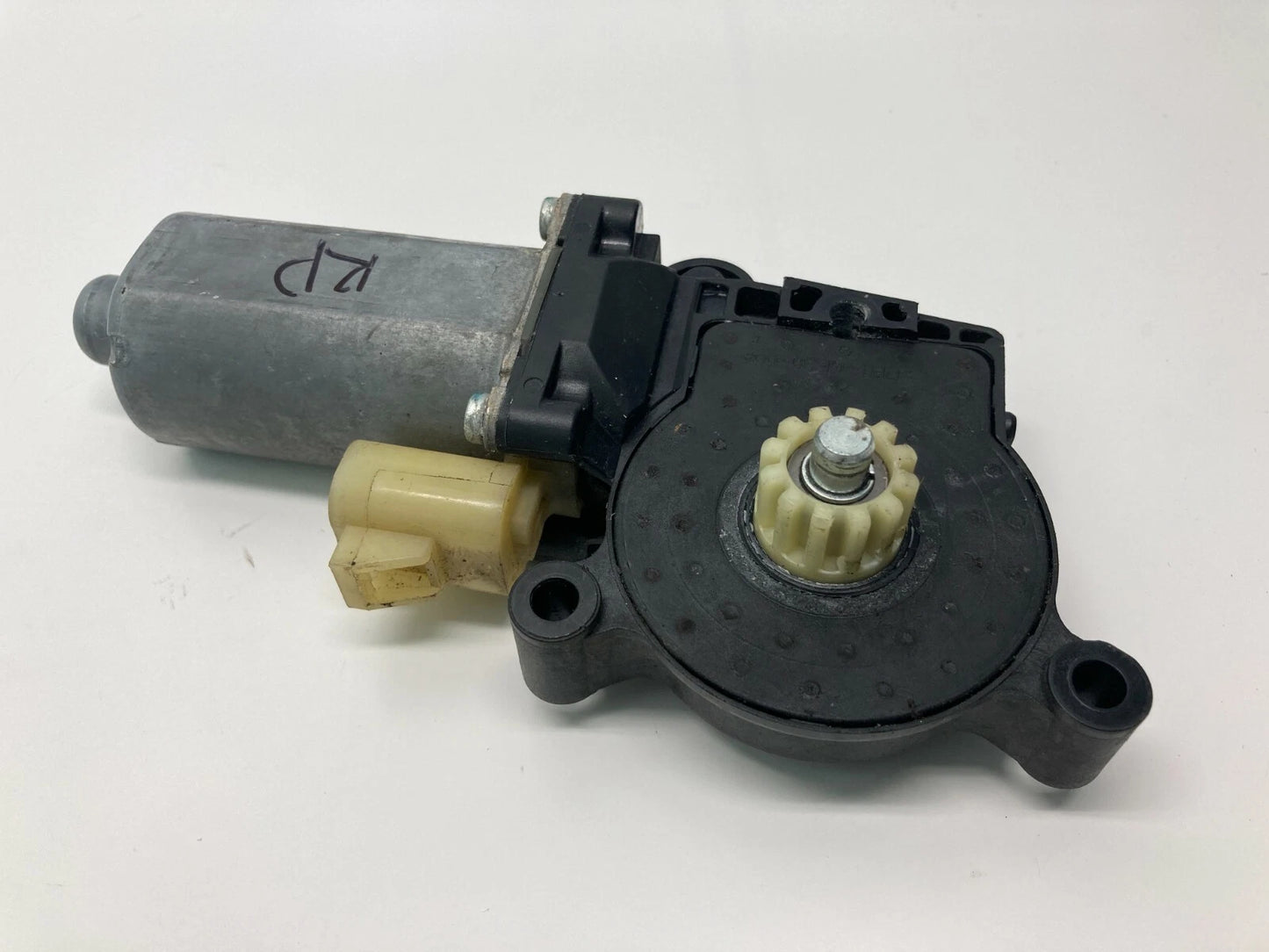 2003-2007 SATURN VUE REAR RIGHT BACK SIDE POWER WINDOW MOTOR CM090930C OEM