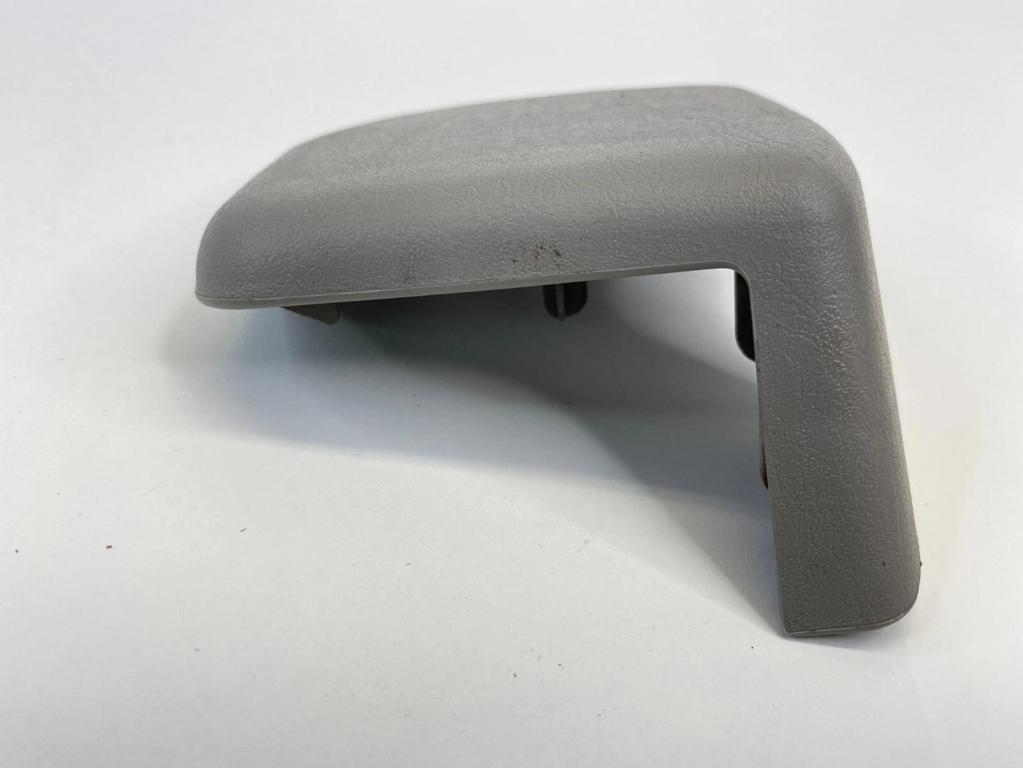 01 02 03 04 TOYOTA SEQUOIA FRONT TRACK END COVER TRIM PANEL 72137-0C120 OEM