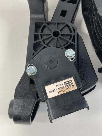2013-2018 HYUNDAI SANTA FE 3.3L ACCELERATOR GAS PEDAL ASSEMBLY 35190-4X700 OEM