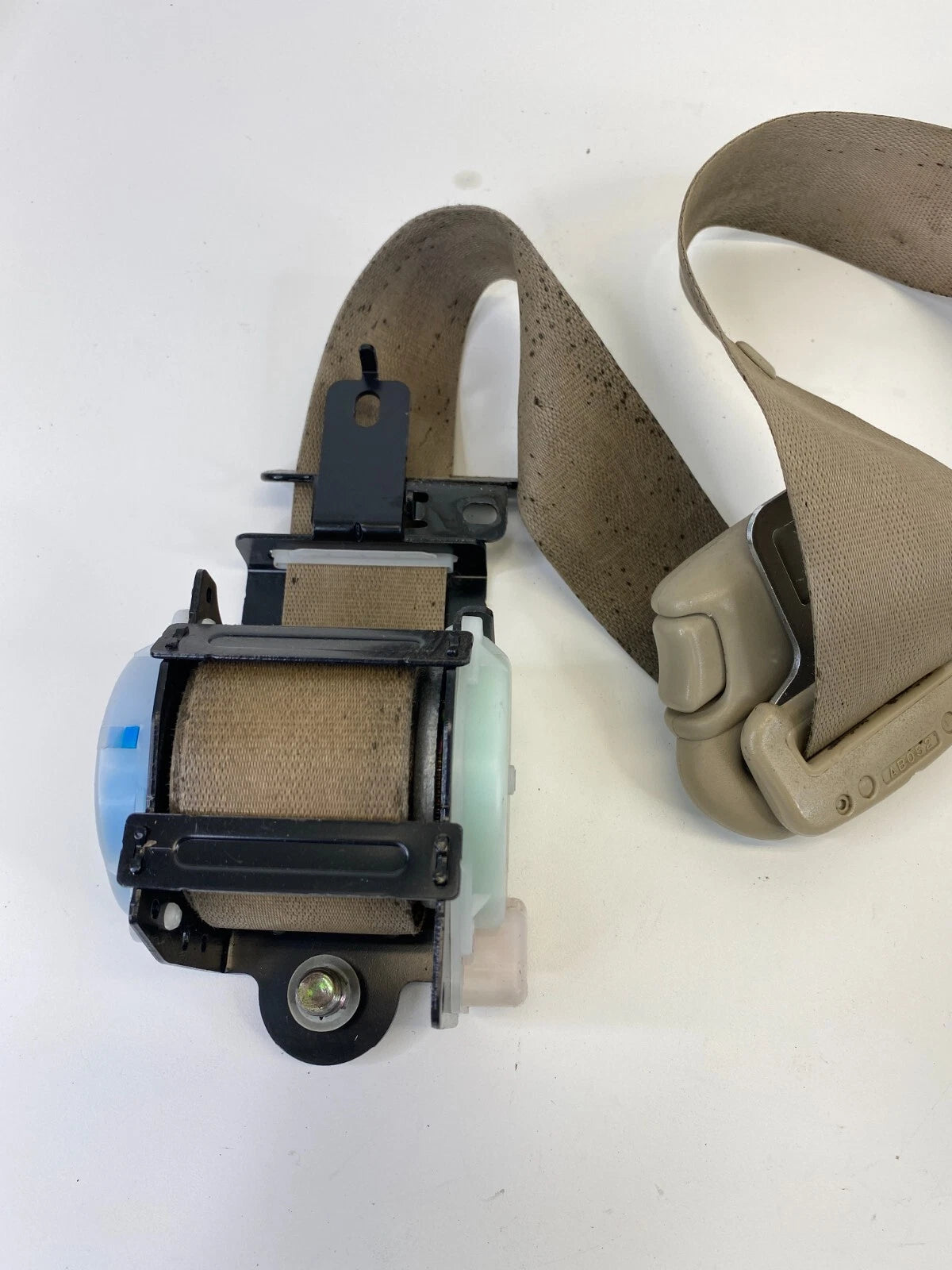 2000 2001 MAZDA MPV FRONT LEFT DRIVER SIDE SEAT BELT RETRACTOR TK-AB2-H695 OEM
