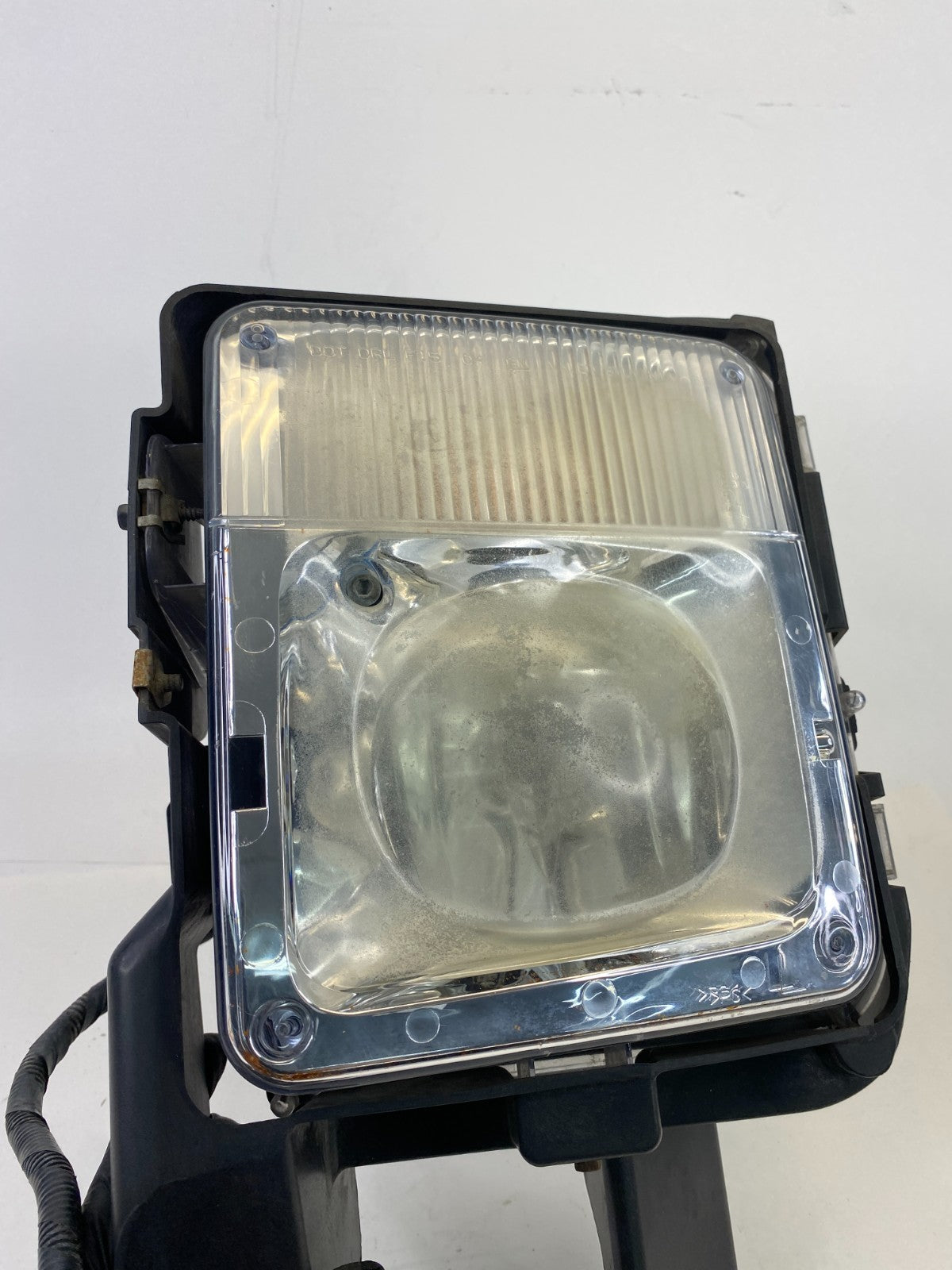 04 05 06 07 08 09 Cadillac SRX Front Left Side Fog Light Lamp Assembly OEM