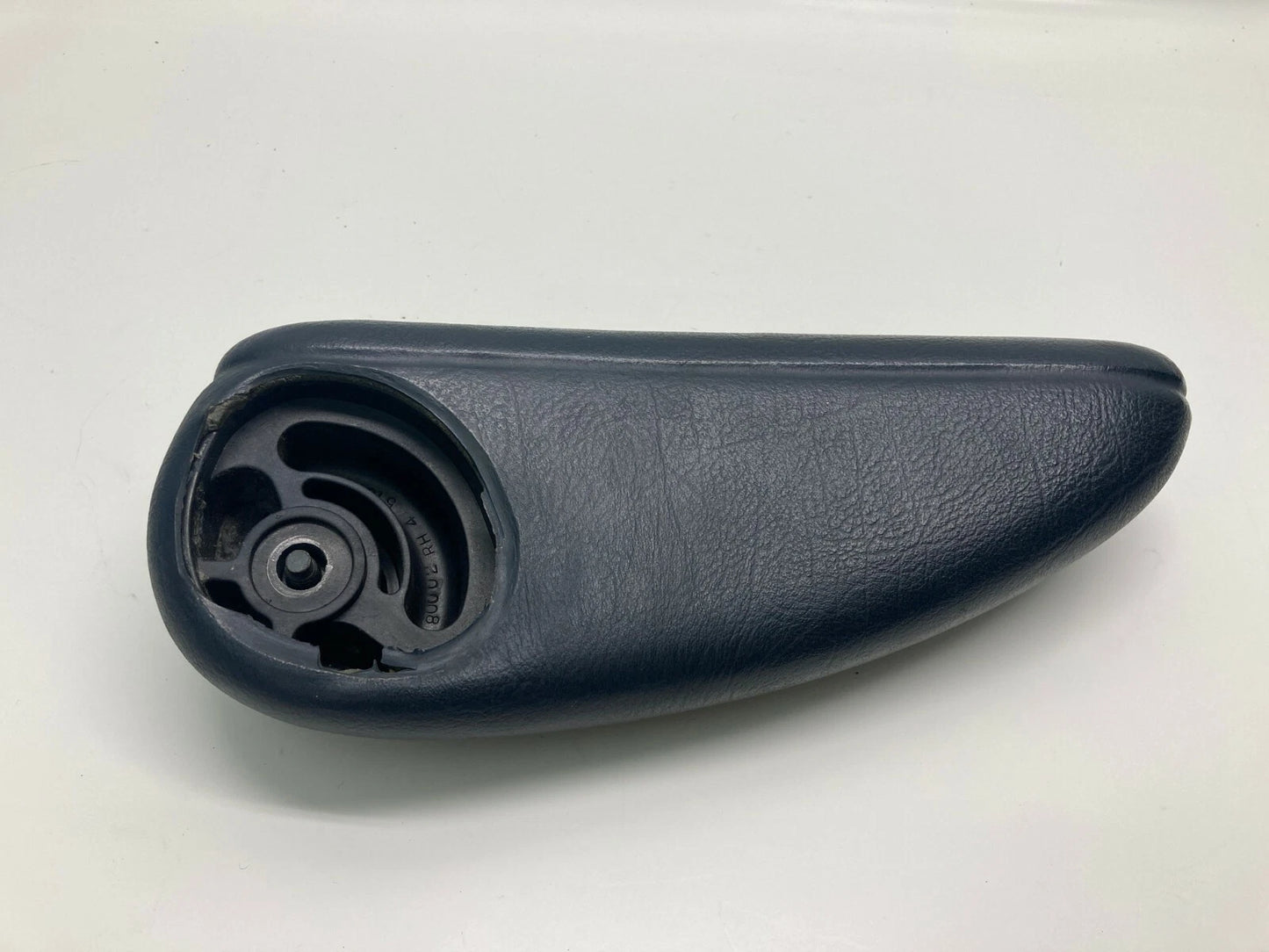 2003 CHRYSLER TOWN & COUNTRY DODGE CARAVAN FRONT PASSENGER SEAT ARMREST 80002 RH