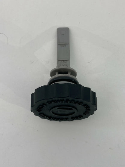 2005 CHRYSLER 300 3.5 SEDAN POWER STEERING FLUID RESERVOIR FILLER CAP LID BLACK