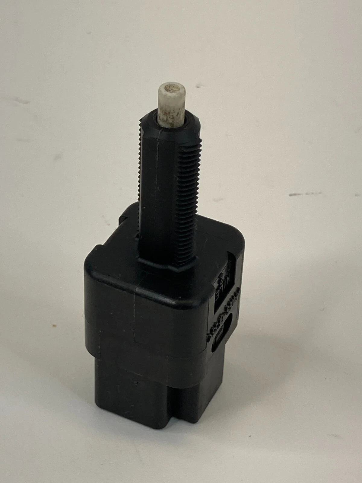 2003 2004 NISSAN PATHFINDER BRAKE PEDAL STOP LIGHT LAMP SENSOR SWITCH OEM