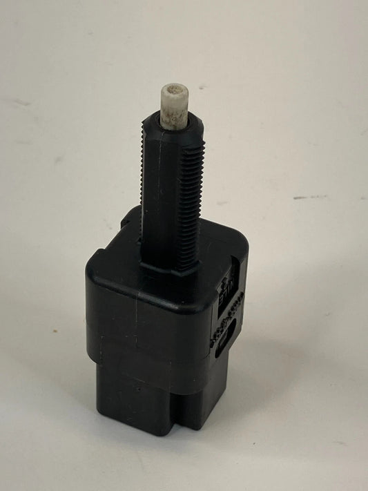 2003 2004 NISSAN PATHFINDER BRAKE PEDAL STOP LIGHT LAMP SENSOR SWITCH OEM