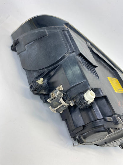 03 04 VOLVO S40 FRONT RIGHT PASSENGER HEADLIGHT HEADLAMP LAMP HALOGEN 30678319