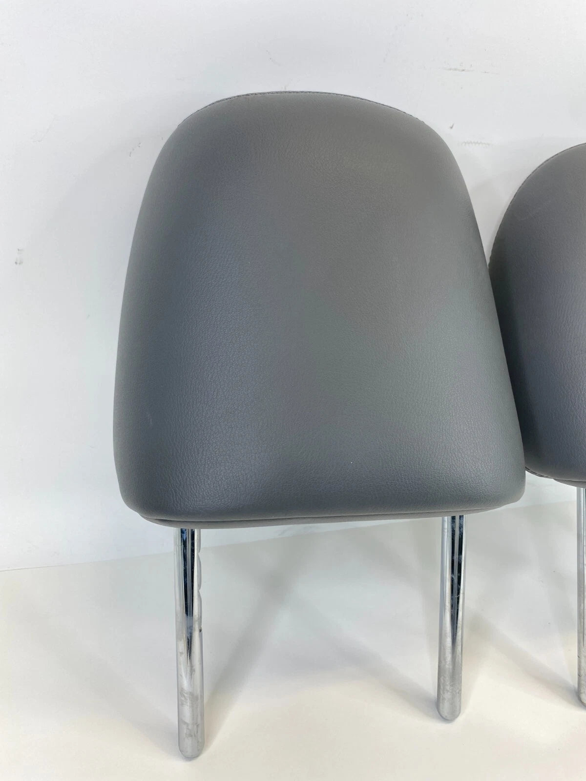 2010 2011 TOYOTA PRIUS FRONT LEFT RIGHT SEAT HEADREST HEAD REST SET PAIR OEM