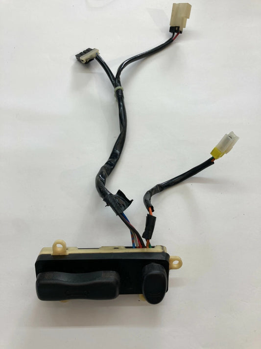 96-99 NISSAN PATHFINDER FRONT RIGHT PASSENGER SIDE POWER SEAT SWITCH ASSEMBLY