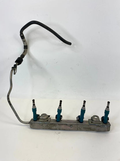 10-15 TOYOTA PRIUS 1.8L L4 AT HYBRID ENGINE FUEL INJECTOR RAIL DELIVERY PIPE OEM