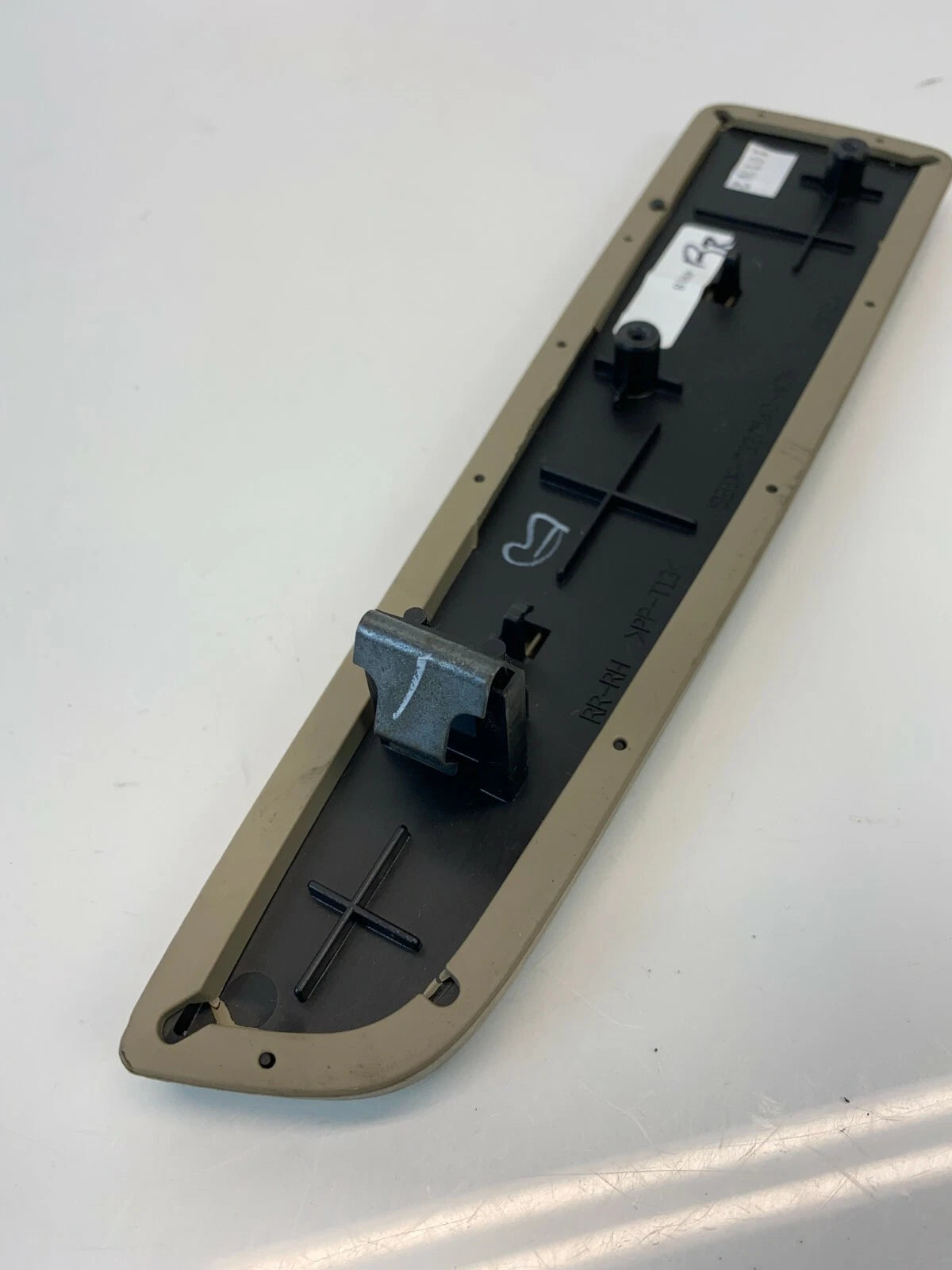 05-07 MERCURY MARINER REAR RIGHT DOOR ARMREST BEZEL TRIM PANEL 5E6X-7827540-ACW