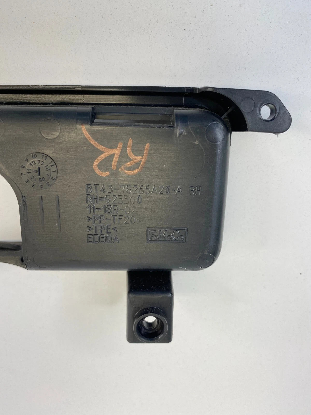 2011-2015 LINCOLN MKX 11-14 EDGE REAR RIGHT INNER BRACKET DOOR HANDLE TRIM OEM