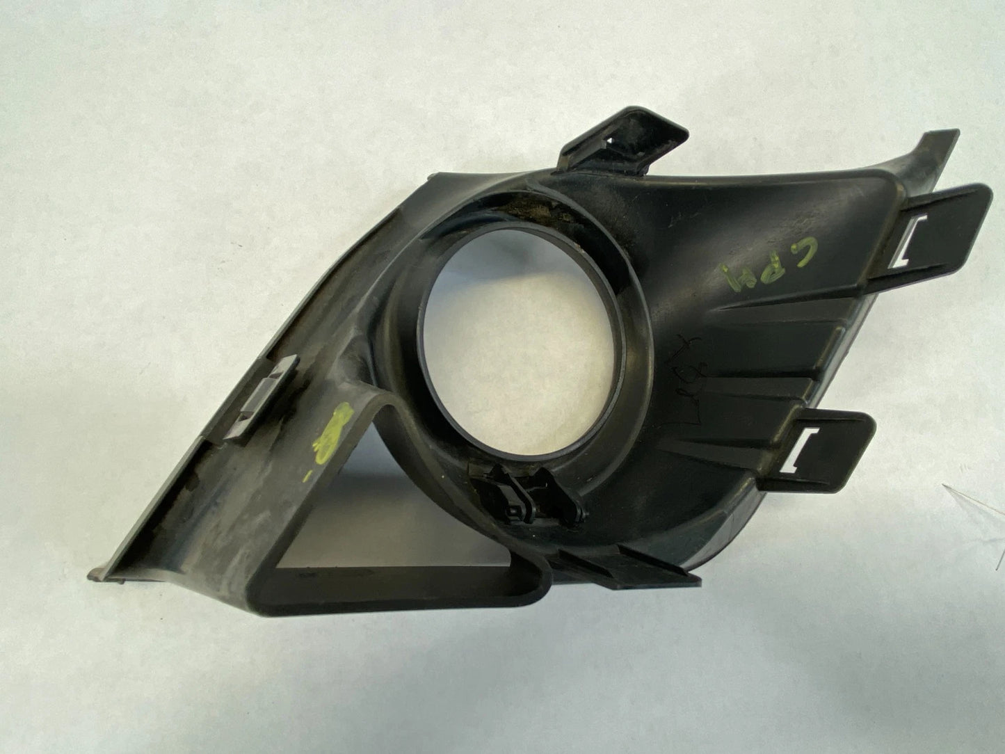 2018 2019 MITSUBISHI OUTLANDER SPORT FRONT LEFT FOG LIGHT BEZEL TRIM 8321A785