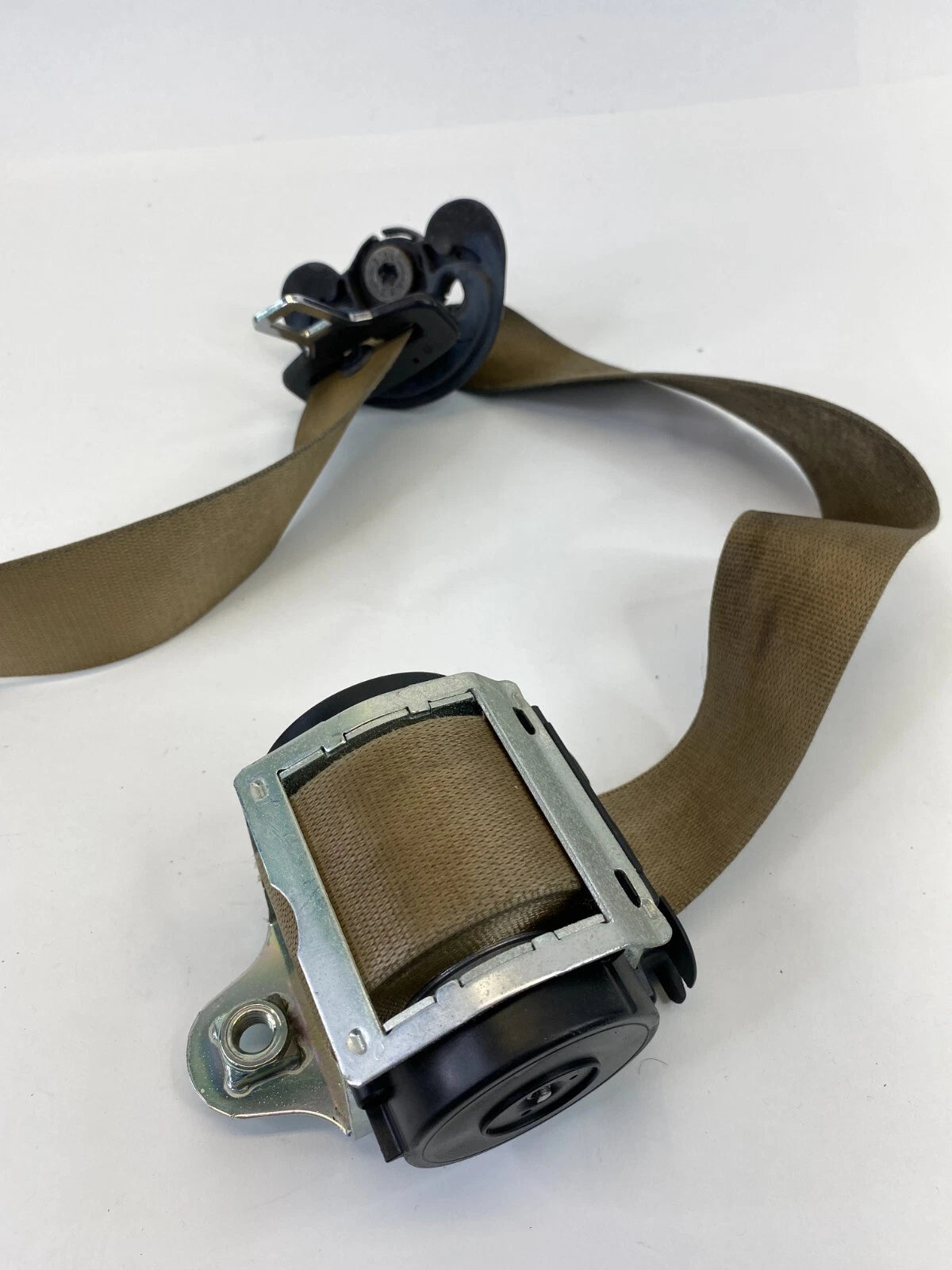 2004-2007 BMW 530i 525i FRONT LEFT DRIVER SIDE SEAT BELT RETRACTOR 601629800 OEM