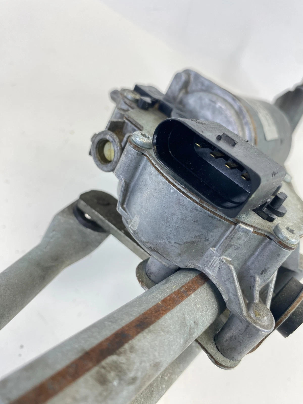 2009-2015 JAGUAR XF XFR FRONT WINDSHIELD WIPER LINKAGE W/MOTOR 8X23-17500-AD OEM