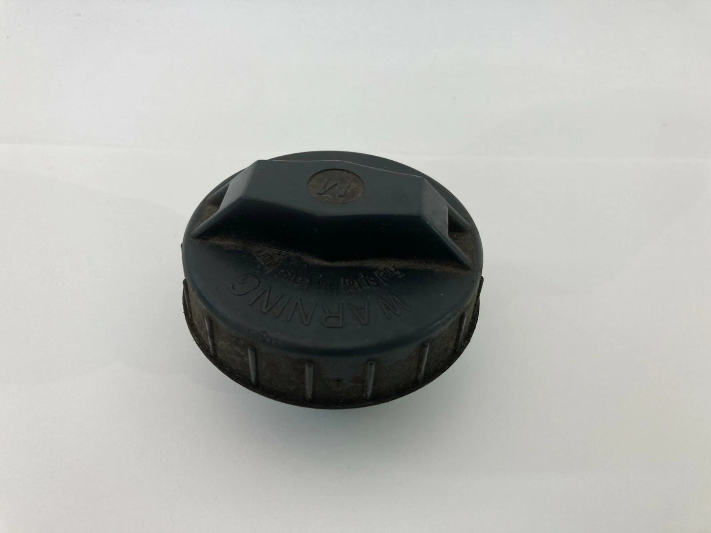 2002 2003 2004 2005 HYUNDAI SONATA FUEL TANK FILLER GAS CAP COVER ASSY OEM