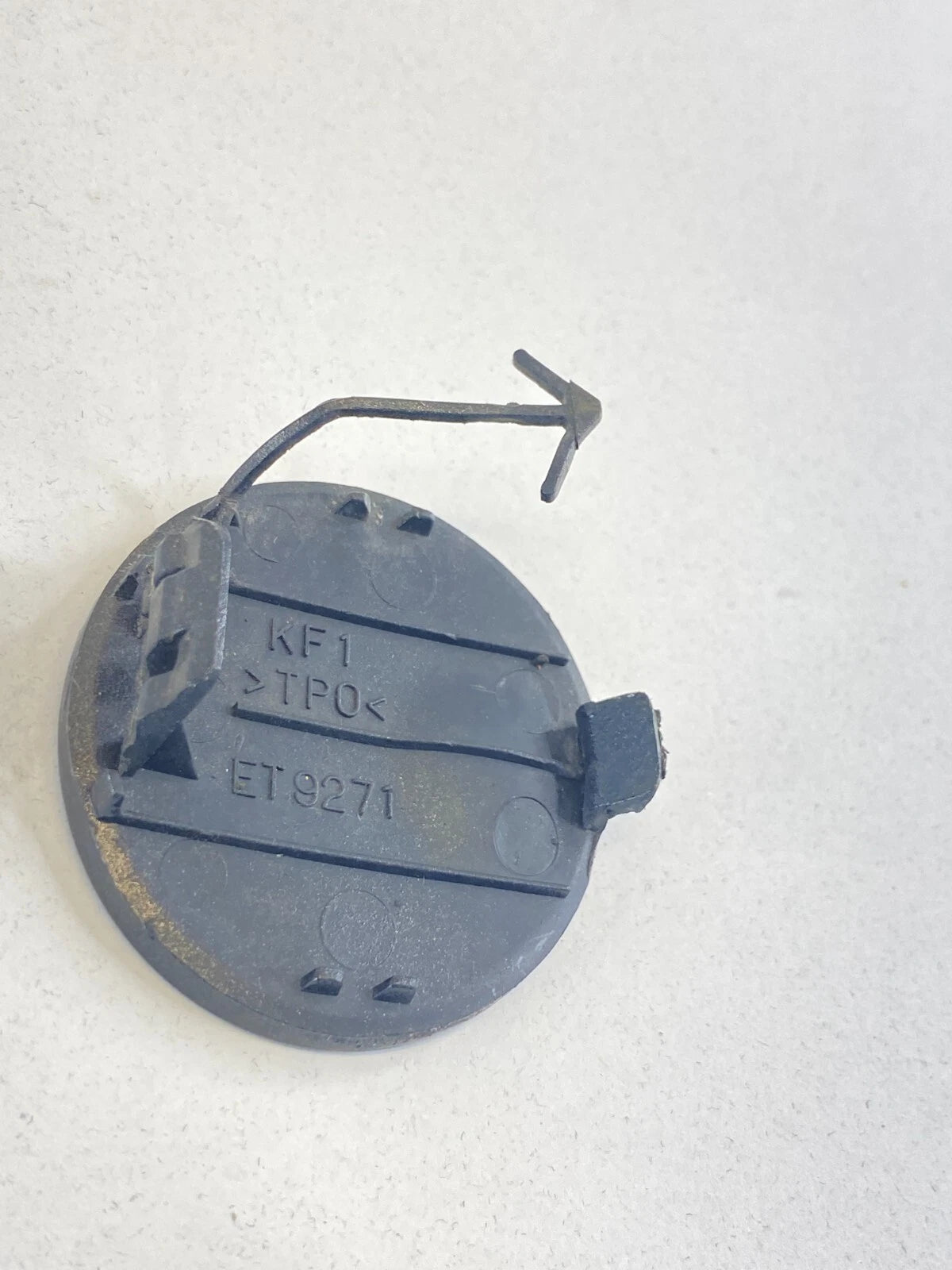 2010 2011 2012 HYUNDAI SANTA FE REAR BUMPER TOW HOOK EYE CAP COVER LID OEM