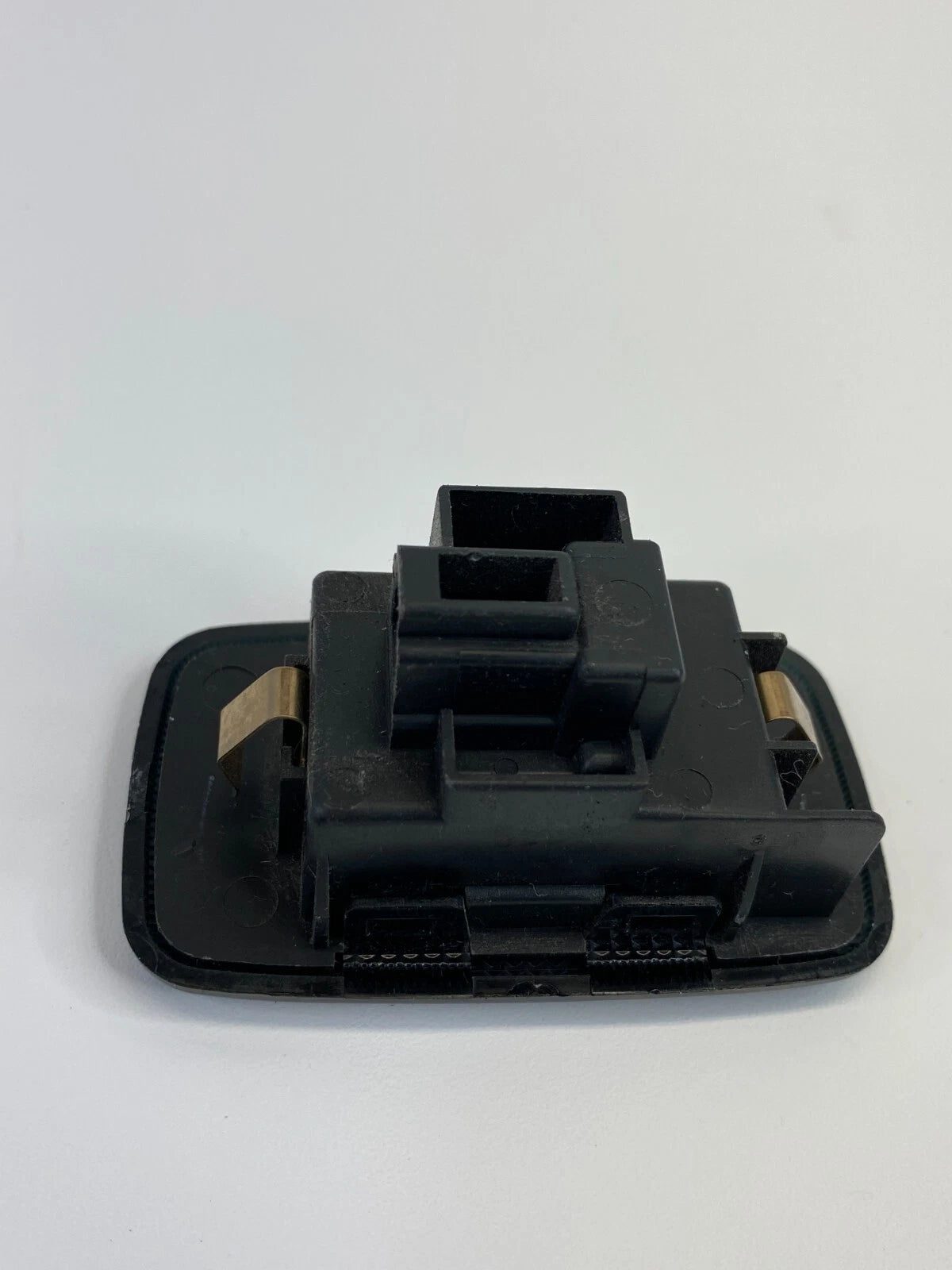 2006 07 08 09 2010 INFINITI M35 UNDER DASH LOWER DOME LIGHT LAMP