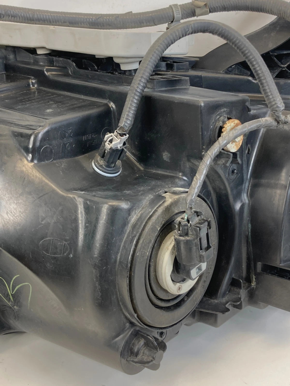 2013-2016 Nissan Pathfinder Front Left Driver Headlight Headlamp Halogen OEM