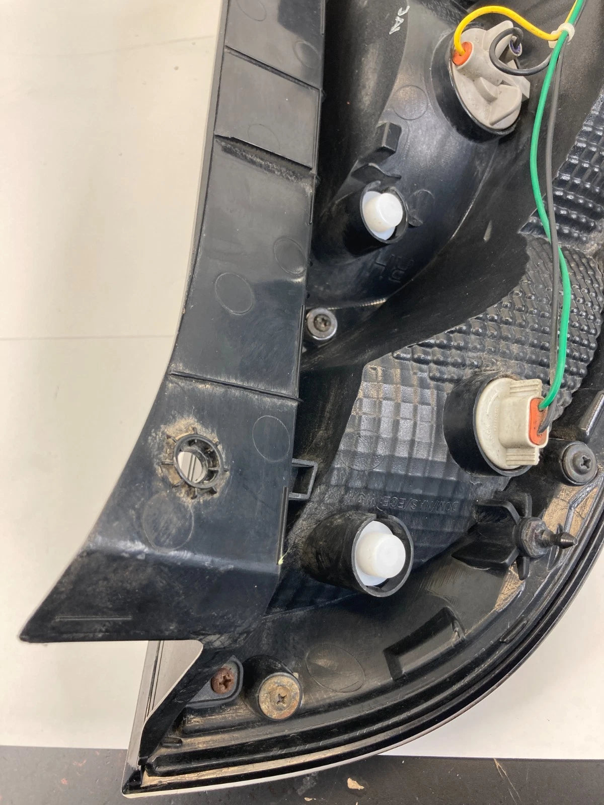 2014-2019 Kia Soul Rear Right Passenger Side Tail Light Taillight Lamp 92402B2