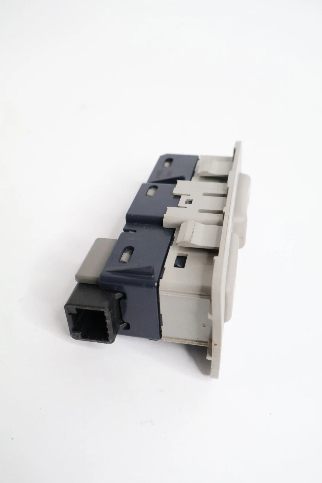 2011-2014 TOYOTA SIENNA REAR LEFT SIDE 3RD ROW POWER FOLD SEAT CONTROL SWITCH