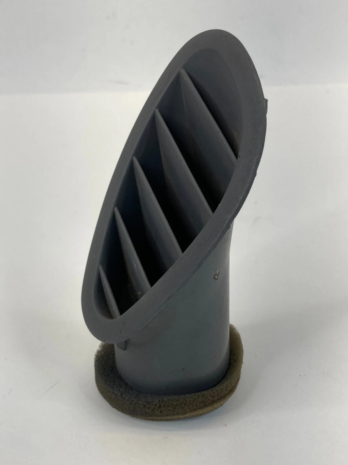 1999 2000 HYUNDAI ELANTRA SEDAN DASH RIGHT DEFROSTER DEFROST A/C AIR VENT GRILLE