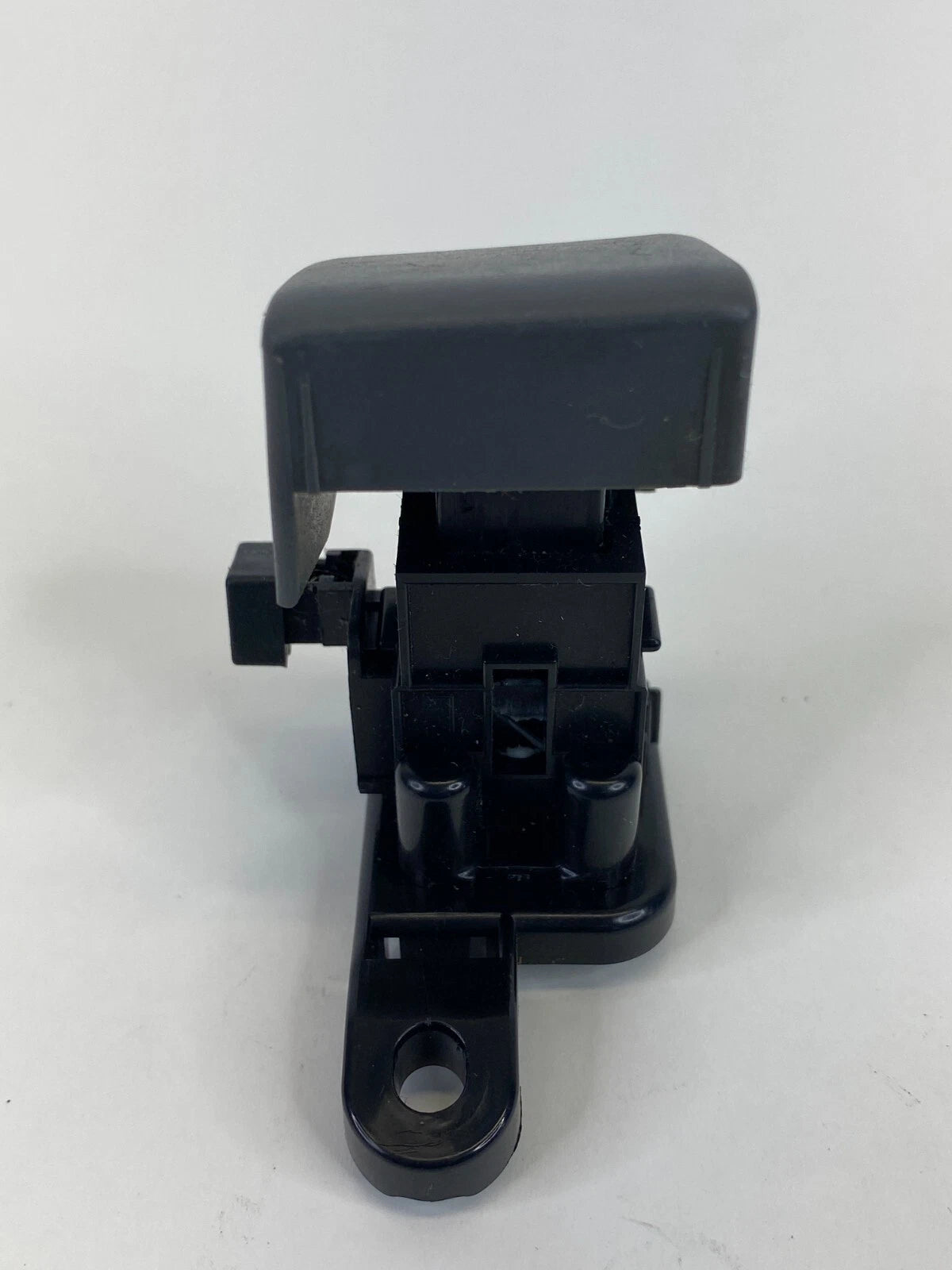 2010-2015 TOYOTA PRIUS GLOVE BOX COMPARTMENT LATCH LOCK RELEASE BUTTON OEM