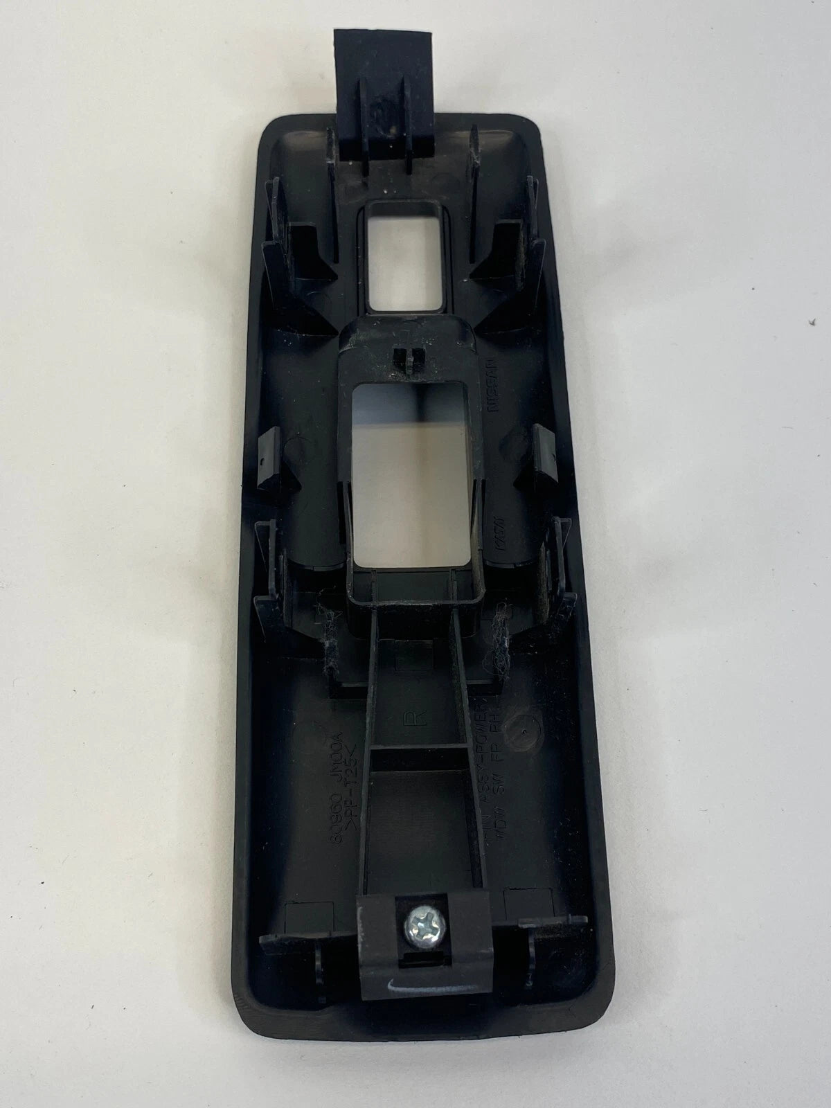 08-13 NISSAN ROGUE FRONT RIGHT WINDOW SWITCH COVER BEZEL PANEL 80960-JM00A OEM