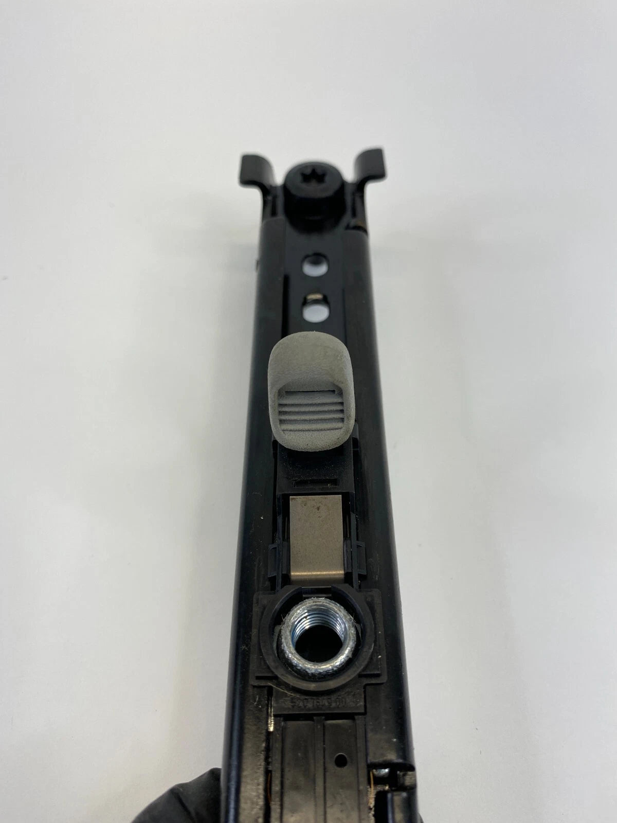 05-10 PONTIAC G6 SEDAN FRONT LEFT DRIVER SIDE SEAT BELT HEIGHT ADJUSTER 22704418